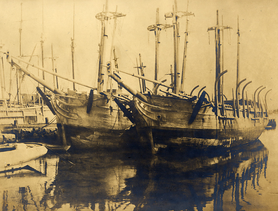 attr. Stephen F. Adams, Bow view of whaleship barks Rousseau and Desdemona in wharf. Albumen print, circa 1880s. NBWM 2000.100.939.